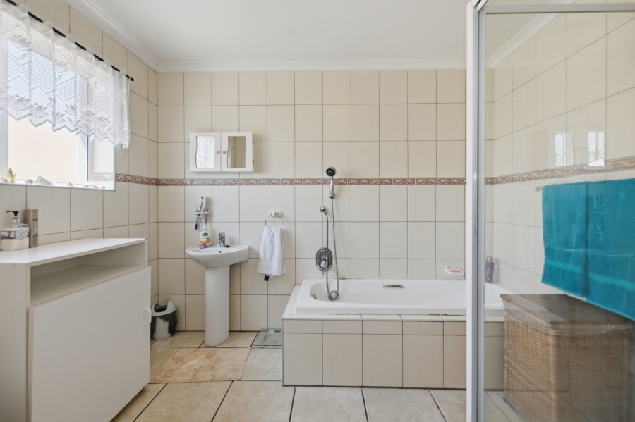 8 Bedroom Property for Sale in Melkbosstrand Central Western Cape